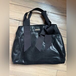 KATE SPADE MEDIUM SERAPHINE BOW MONDE H.B. GRAPHITE BLACK SHOULDER BAG